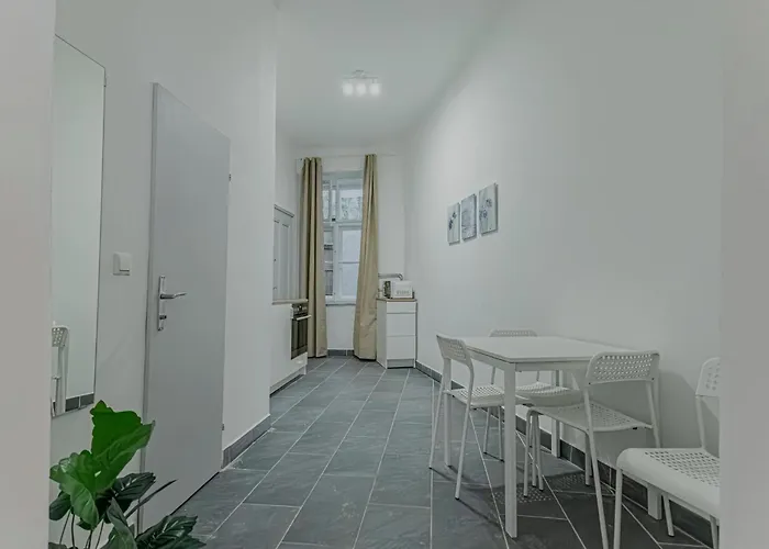 Modern 1br Near Schoenbrunn & Westbahnhof Daire